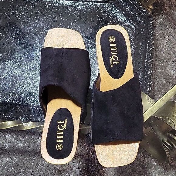 BRAND NEW ROUGE HELUIM SUEDE WOODEN BLOCK HEEL SANDAL - Picture 5 of 16